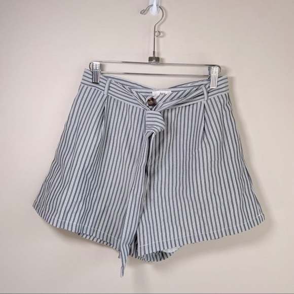 Ava. Vertical Striped Tie Belt Paper Bag Shorts High Waist Grey White Medium - Picture 1 of 7